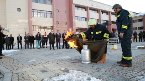 Bayburt Üniversitesinde Yangın Tatbikatı Yapıldı