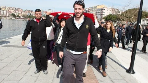 100'ncü Yıla Dev Bayrak