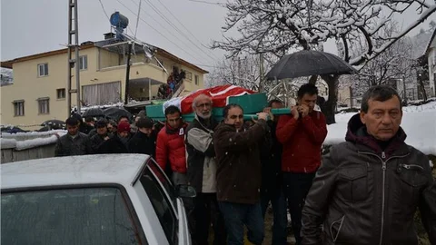 Durdane Öğretmen göz yaşları arasında topraga verildi