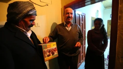 Edremit'te “Öcalan'a Özgürlük Kobani'ye Yardım” Kampanyası
