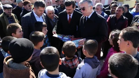 Aksaray'da Köylere Bin 500 Adet Çöp Konteyneri Dağıtıldı