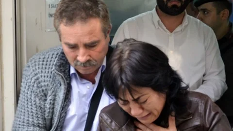 Kimliği Dövmelerinden Belirlenen Kadının Cesedini Annesi Teşhis Etti