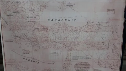 Şahiner'e Osmanlı Karayolları Haritası Hediye Edildi