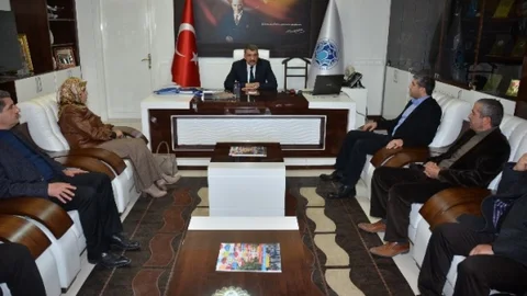 AK Parti Yeşilyurt İlçe Yönetimi Başkan Gürkan'ı Ziyaret Etti