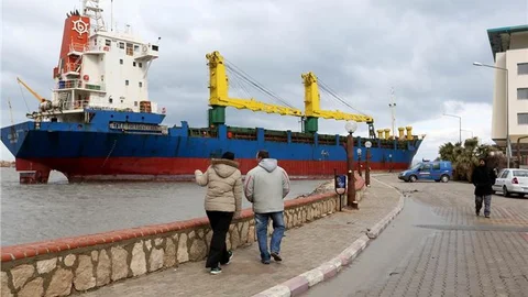 İzmir'de ''hayalet geminin'' ilginç yolculu