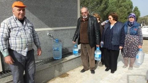 Burhaniye'de Hayır Çeşmesine Yoğun İlgi