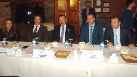 İzmit Belediyesi Spor Temsilcileriyle Bir Araya Geldi