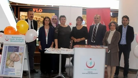 Halk Sağlığı Piazza'da Stant Açtı