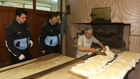 Büyükşehir Zabıtasından Fırınlara Sıkı Denetim