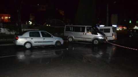Fırtına Ve Yağmur Ağaç Devirdi Elektrik Tellerini Kopardı