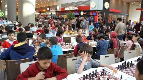 Satrancın Ustaları Piazza'da Yarıştı