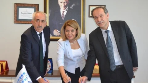 Medıcana Sendikalarla Protokol İmzaladı