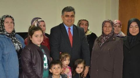 Ak Partili Kadınlardan Başkan Özgüven'e Ziyaret