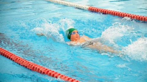 Minik Yüzücülerin Ödül Sevinci