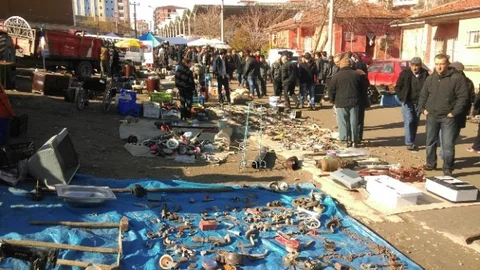 Kırıkkale'de İkinci El Eşya Pazarı'na Yoğun İlği
