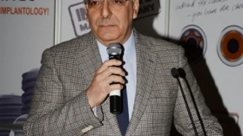 “Implant Tedavisi Ortalama İnsan Ömrünü Uzatıyor”