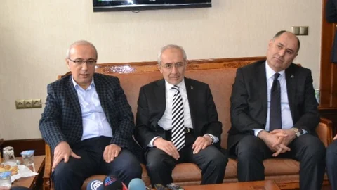 Bakan Elvan'dan 'hakan Fidan' Ve 'twıtter' Açıklaması