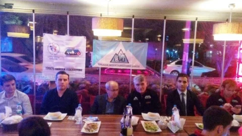 Ağrı'da 41 Dağcıya Fırtına Engeli