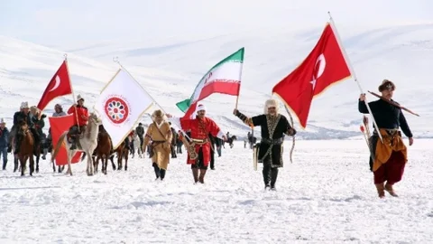 Buz Tutan Göl Üzerinde At Festivali