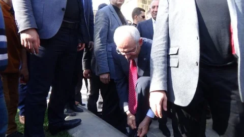 Balıklara Yem Atan Kılıçdaroğlu Halkçı Bir İktidar Diledi