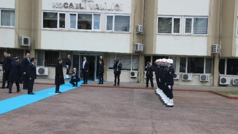 Başbakan Davutoğlu'ndan Sürpriz Ziyaret