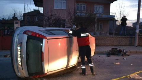 Otomobil Elektrikli Bisiklete Çarptı 1 Ölü