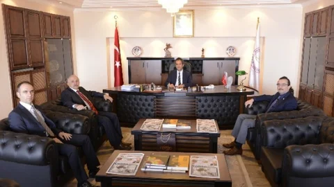 Türk Kızılayı'ndan Rektör Özer'e Ziyaret