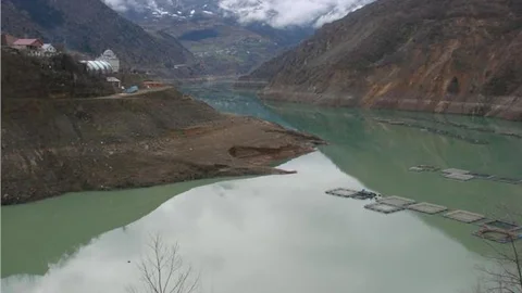 Kürtün Baraj Gölü'ne sürüklenen işçinin kaybolması