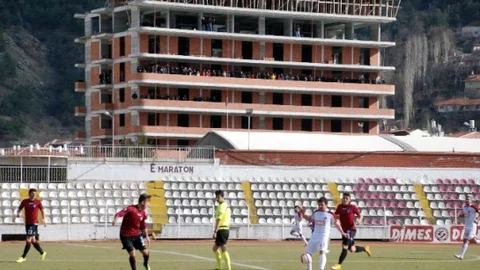 İnşaatı Tribüne Çevirdiler