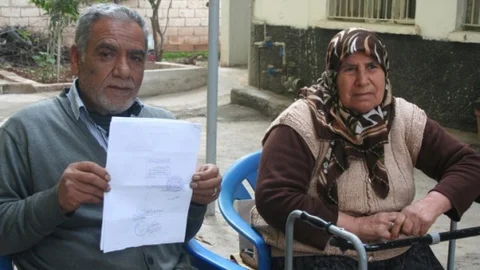 Kıbrıs'a Alınmayan Yaşlı Adamın Evlat-Torun Hasreti