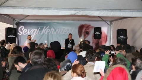 Ünlüler Sahipsiz Hayvanlara Destek İçin Buluştu