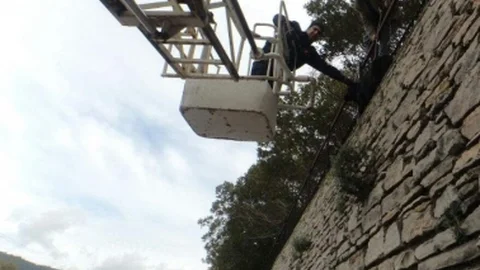 Köpeğin İmdadına Kurtarma Ekipleri Yetişti