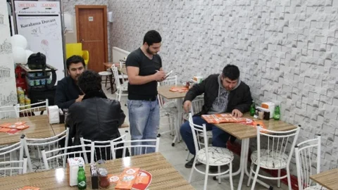 Teknolojik Dönerci Whatsap'tan Sipariş Alıyor...