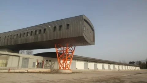 Yeni Hal Binası Son Şeklini Alıyor