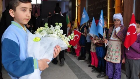 Eskişehir'de Öğrenciler Derse Süt İle Başladı