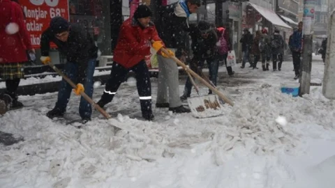 Kars Belediyesi'nden Kar Seferberliği