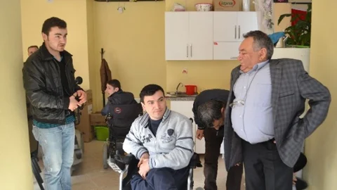Bir Engelli Daha Sevindi