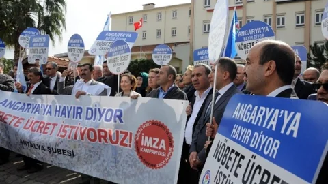 Öğretmenler Nöbete Ek Ücret İstiyor