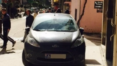 Milas'ta Engelli Plakalı Bir Aracın Hatalı Parkı Tepki Topladı