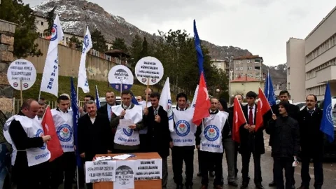 Eğitim-Bir-Sen'den Ek Ders Nöbet Ve Fazla Çalışma İçin İmza Kampanyası