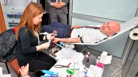 Kütahya Belediyesi Personelinden Kızılay'a Kan Bağışı