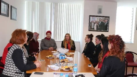 Tut Elimi Edirne Derneği Edirne Kadın Girişimciler Kurulu'nu Ziyaret Etti