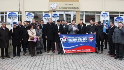 Eğitim Bir-Sen ‘Nöbet' Eylemi Yaptı