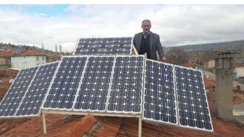 Öğretmen Kendi Elektriğini Kendisi Üretiyor