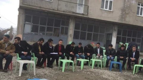 Ak Partili Gençlerden DBP'li Aykut'a Taziye Ziyareti