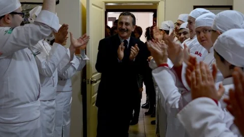 Engelliler Aşçı Yardımcısı Olacak