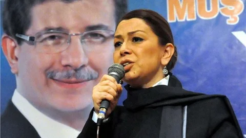 AK Parti Genel Başkan Yardımcısı Öznur Çalık