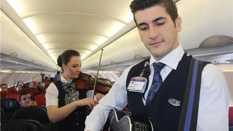 THY'den 20 bin feet'te Sevgililer Günü kutlaması