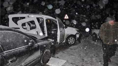 Amasya'da zincirleme trafik kazası 5 yaralı
