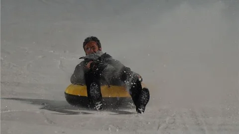 Gazeteciler kızakta birincilik için yarıştı